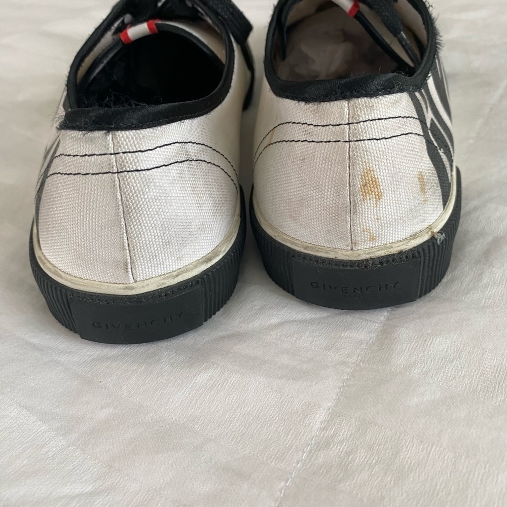 Authentic Givenchy Black & White Canvas Logo Sneakers Size 39 (US 9) - Picture 16 of 16